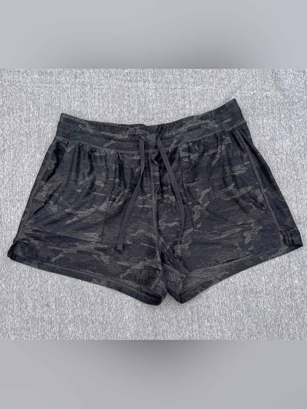 90 Degree Camo Shorts - Women’s Large - Black & Gray